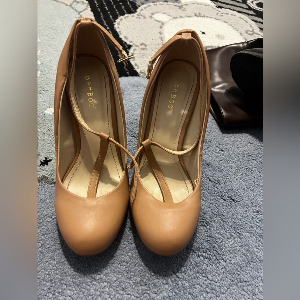 Heels - never worn